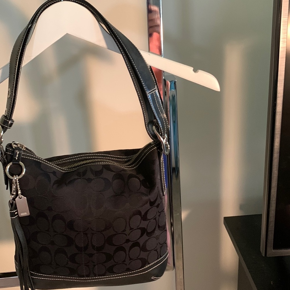 Vintage (from 80s) COACH Handbag. Black jacard  med sz